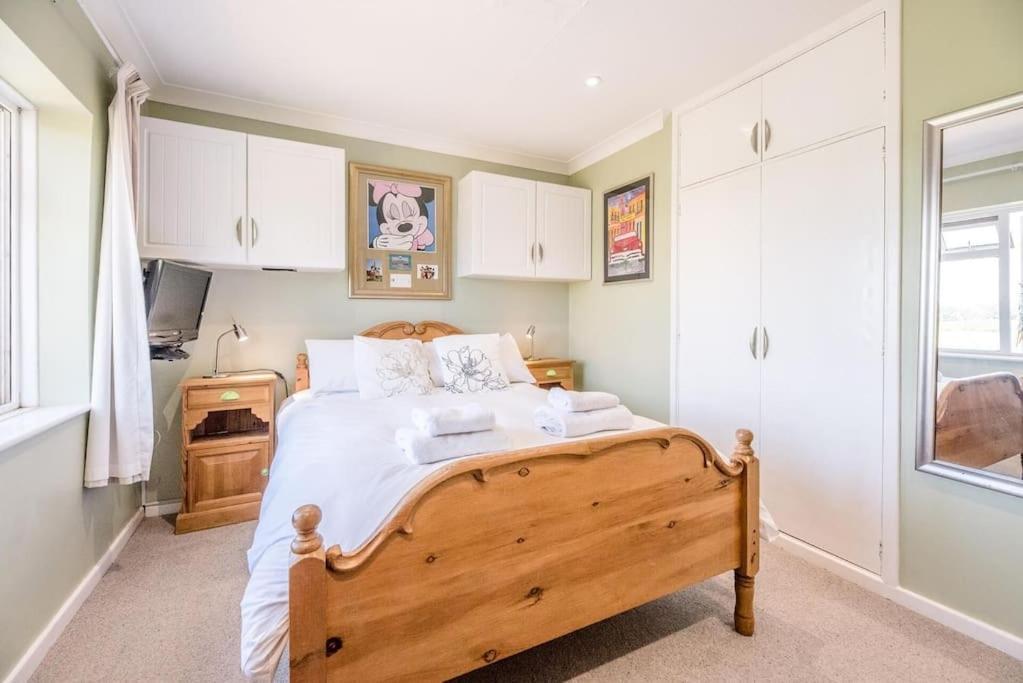 Number 27, Alderton Villa Woodbridge Bagian luar foto